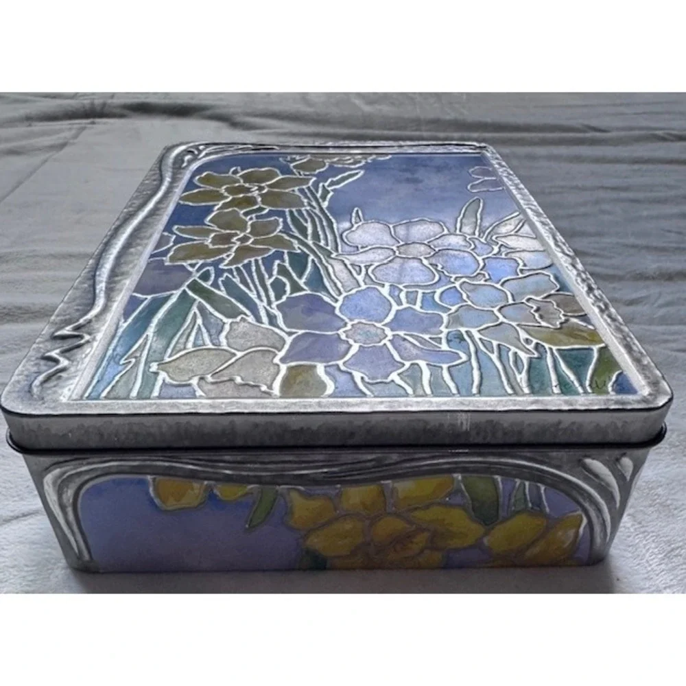 Churchills Confectionery Daffodils Tin Art Nouveau Keepsake Box Made in UK